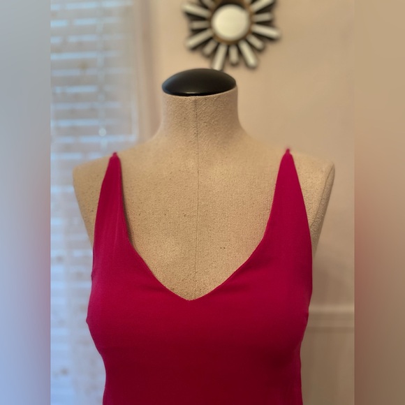 VICI Sleeveless V-neck Tank Top - Picture 6 of 8